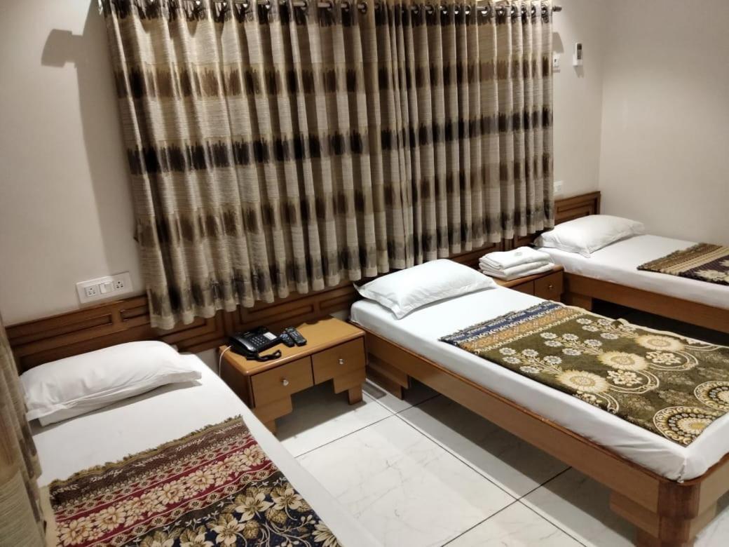 Hotel Ankit Virpur Esterno foto